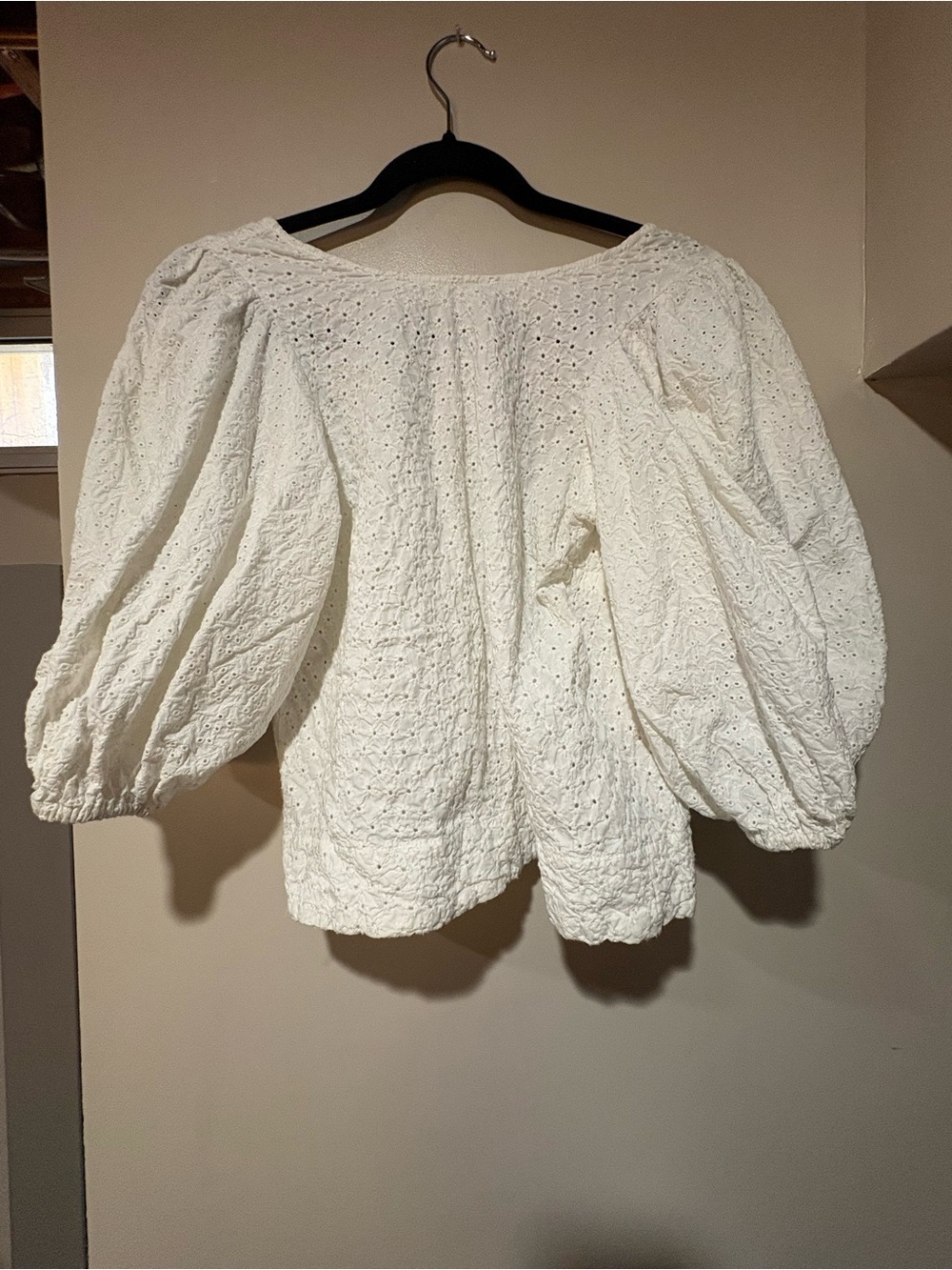 Zara White Eyelet Puff-Sleeve Top